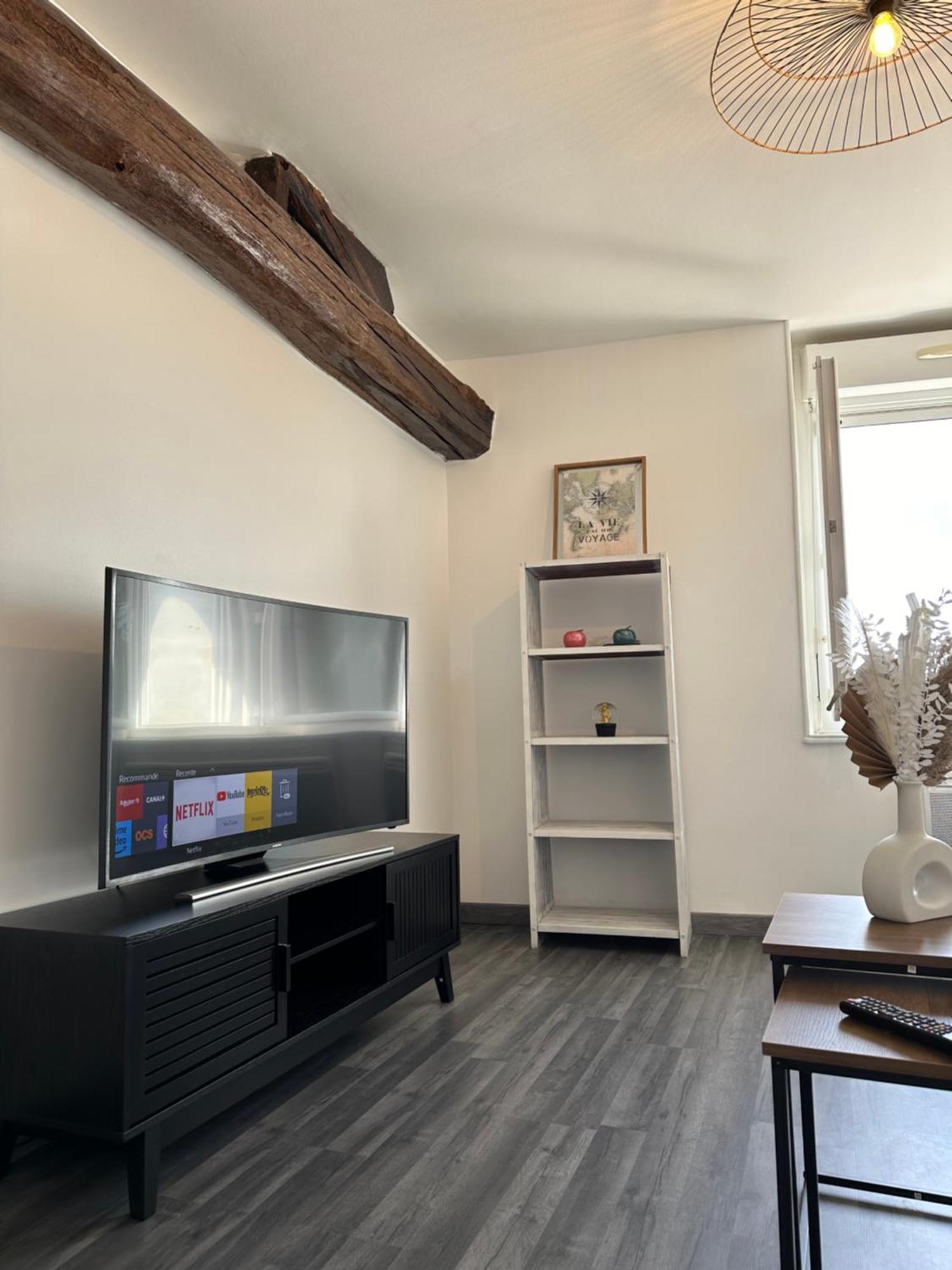 Appartement Cosy En Centre Ville Cholet Kültér fotó
